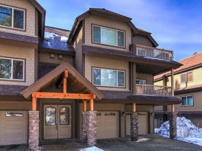 Tahoe Woods Heavenly - Walk to Beach & Gondola to Heavenly Ski