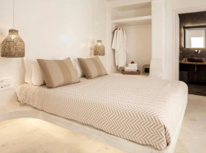 Luxury Naxos Villas Grande Suite Air Conditioning Outdoor Pool 1 Bedroom Stelida