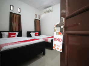 Wisma Ray Syariah by OYO Rooms