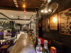 OYO 75321 Gemma Patong