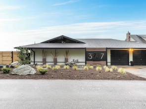 Oceanfront w/ Game Room, Fire Pit, Panoramic Views Angels Landing by Avantstay