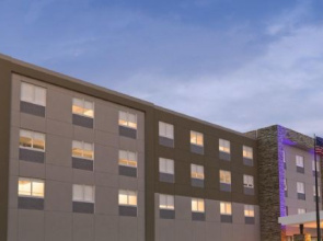 Holiday Inn Express & Suites West Melbourne by IHG