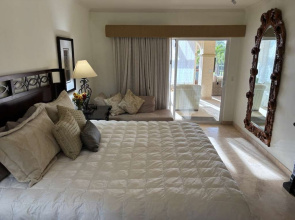 Beautifully Maintained 2-bed Condo in Las Mañanitas