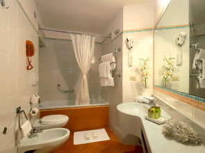 De La Pace, Sure Hotel Collection by Best Western