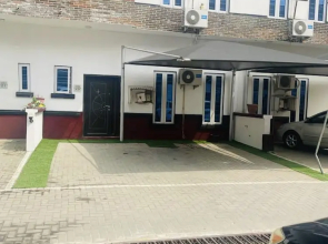 Charming 3-bed House in Lekki