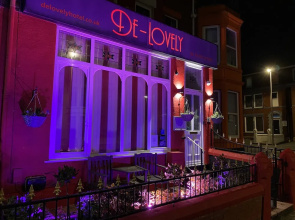 Delovely Hotel