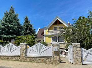 Stefan Apartments