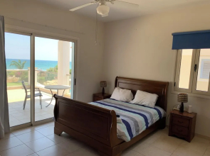 Beachfront Family Holiday Villa Perivolia