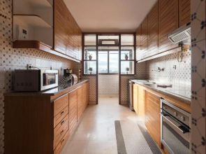 LovelyStay - Charming 3BR Flat w/ Free Parking in Devesas