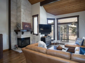 Ridgepoint at Deer Valley Resort - Three Bedroom Condo with Hot Tub #126 3 Condo