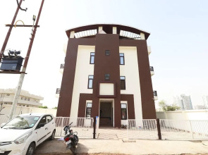 Oyo 15749 Bal Bihari Dham