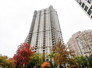 Royal 2 Bedroom Penthouse Near Square One Mall