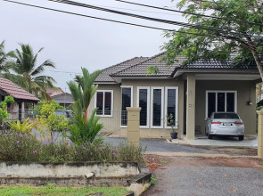 OYO Home 90496 Delima Homestay