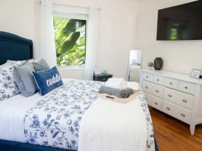 Cozy House With Patio, Fireplace, Parking - Hollywood, Florida
