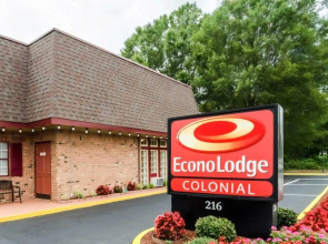 Econo Lodge Colonial