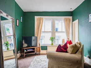 Host Stay Broadbanks Apartment