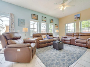 10 Mi to Disney Parks: Resort Retreat w/ Patio