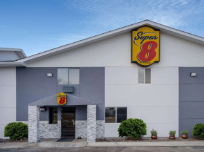 Super 8 by Wyndham Merrillville