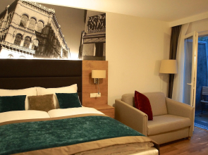 Parks 73 The TownHouse Hotel