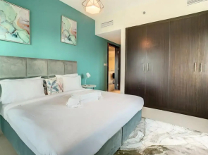 Key View - Red Residence