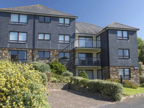 2 Tanworth House