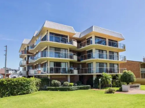 Champagne Court 1 With Water Views