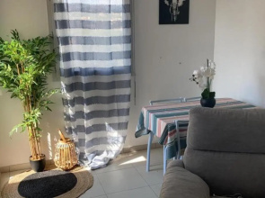 Large Flat 15 Minutes From The Beach