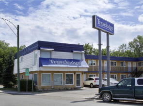 Travelodge by Wyndham Moose Jaw
