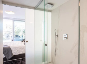 Ensuite The Wave II with Pool and free parking