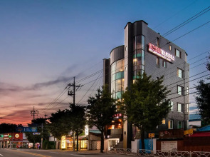 Sokcho Red Lighthouse Hotel & Guest House