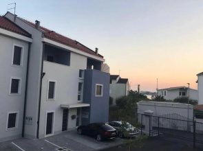 Luxury Apartment Ani with Pool 100m to See