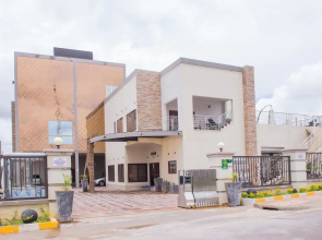 The Crest Lodge
