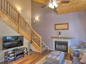 Forest-view Retreat in Payson, Close to Hiking!
