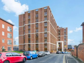 1 & 2 Bedroom Apartments Available with LillyRose Serviced Apartments St Albans, Free Wifi, City Centre