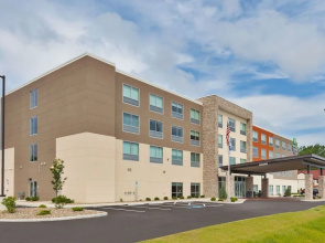Holiday Inn Express & Suites Milan – Sandusky Area