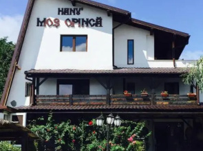 Hanu Lu Mos Opinca