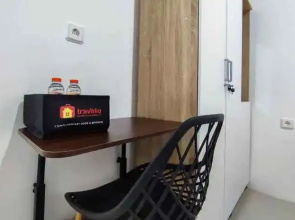 Well Design and Comfort Studio at Paltrow City Apartment By Travelio