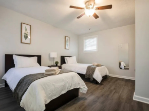 Modern yet historic 3BR House NEWLY Renovated