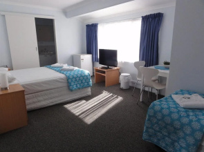 Delfinos Bay Resort
