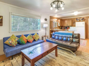 Rustic Cabin w/ Patio: 8 Mi to Kings Canyon Park