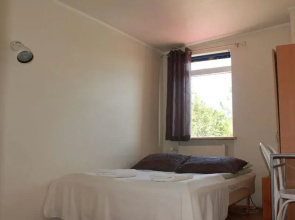 Bb 44 Guest House