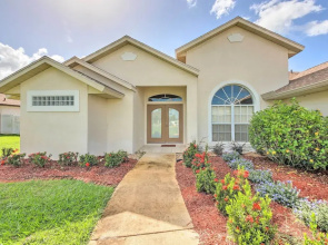 Pool & Fenced Yard: Sebring Retreat