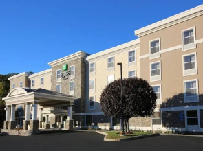 Comfort Suites