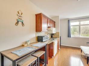 Smith Mountain Lake Condo w/ Pool Access