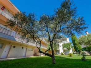 Rescator Resort 325 in Roses