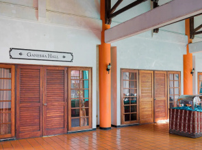 Royal Hotel and Villa Trawas