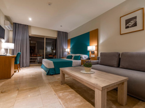 Suites Hotel Omeya