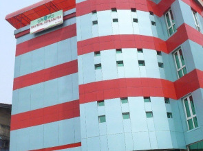 Max Royal Hotel & Suites