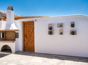 Evi Suites & Villas