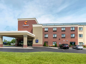 Comfort Suites Speedway - Kansas City